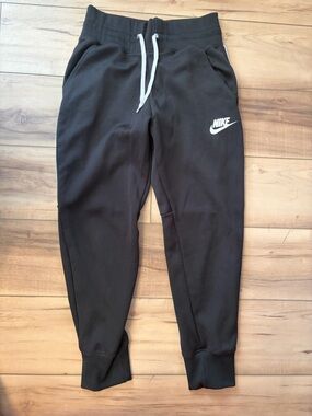 Nike Women’s Black Logo Jogger Pants